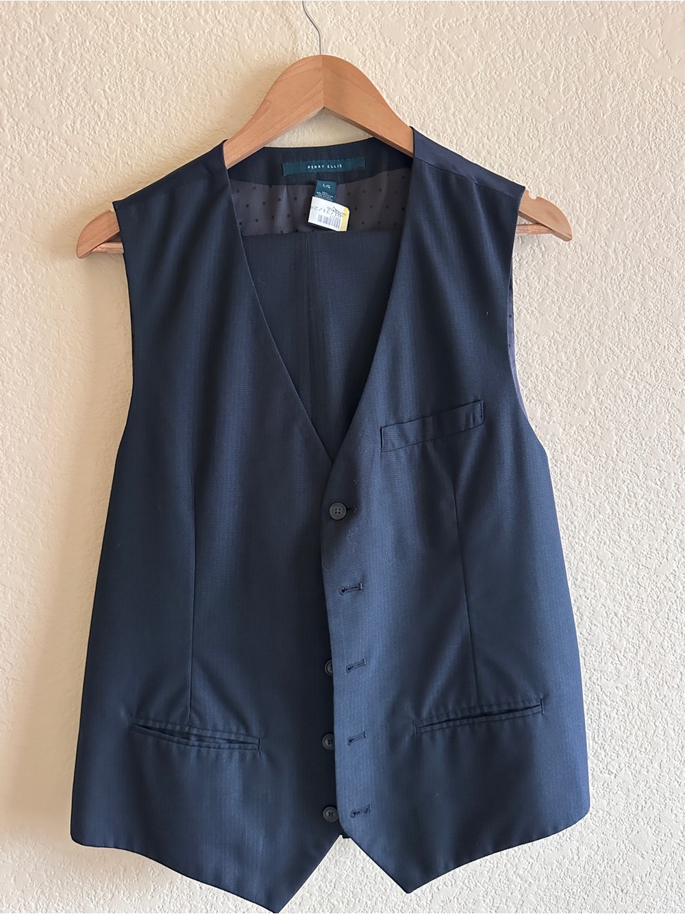 Perry Ellis Large Vest with matching Pants. Waist 32, Length 30